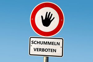 "Schummeln Verboten" © Thomas Reimer / Fotolia